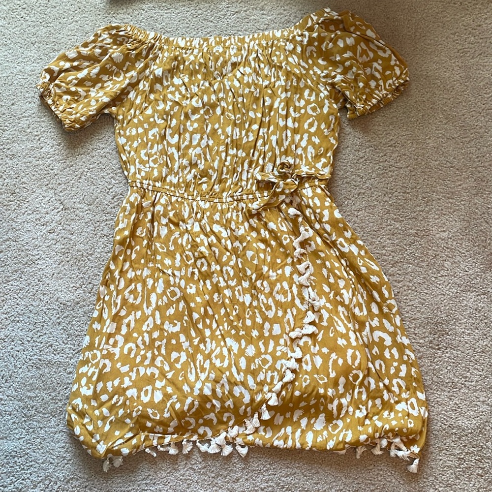 Gold off the shoulder dress. Size 1X